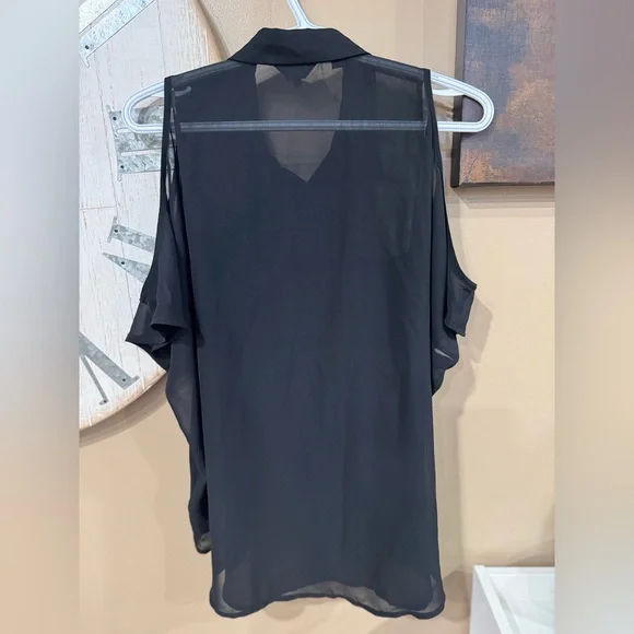 Guess Black Sheer Cold Shoulder Blouse Size Large - Picture 3 of 12